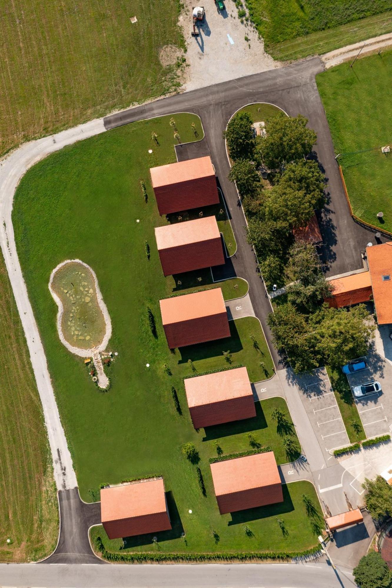 Martinova Izba - Family Bungalows Ласко Экстерьер фото